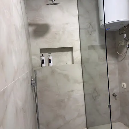 Hotel del amor Muret Mistike Tirana